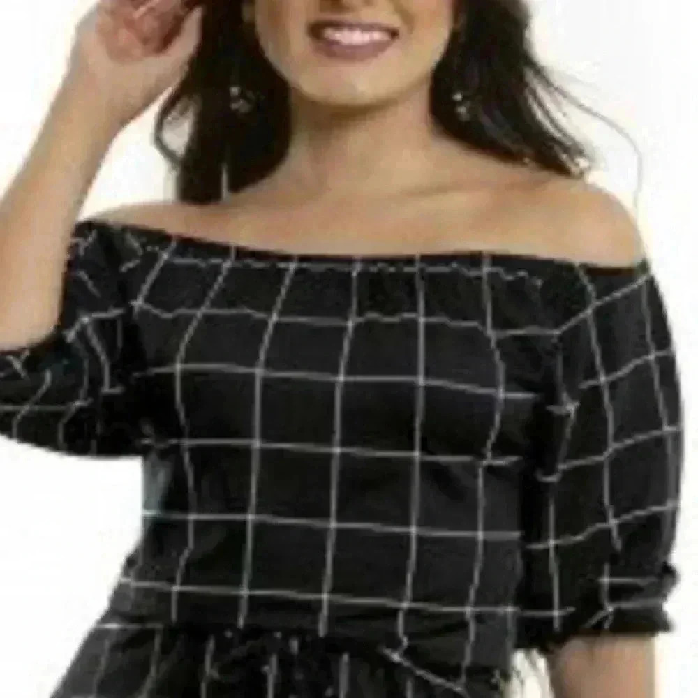 🆕Lilian Grid Off-Shoulder String Tassel Belt Top 1X 🆕